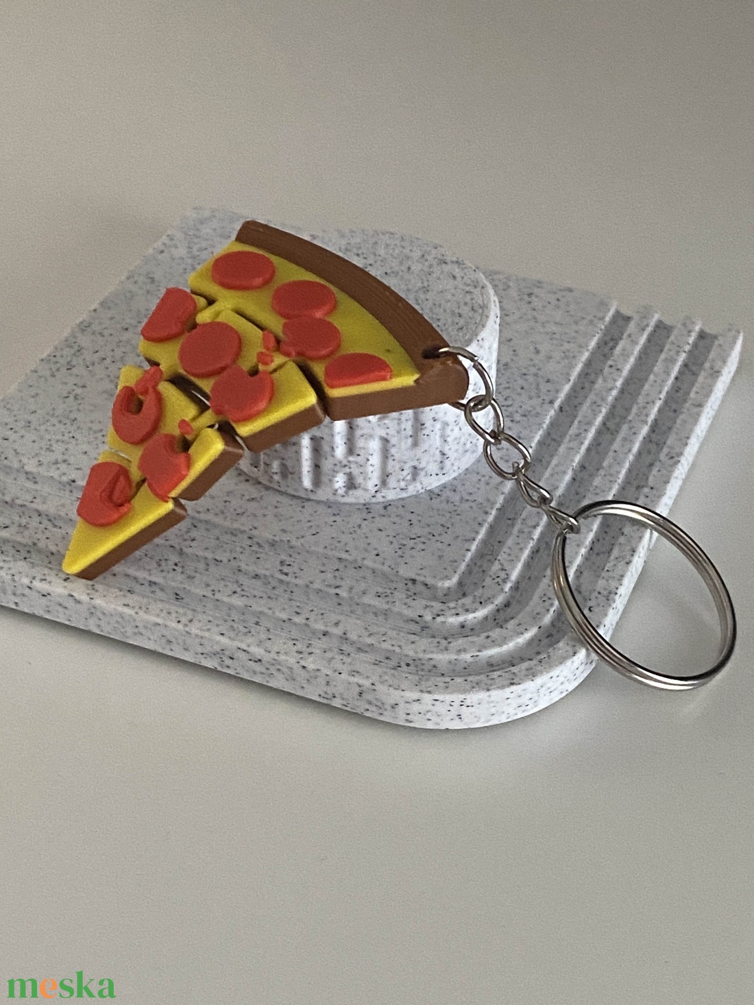 Pizza szelet kulcstartó - táska & tok - kulcstartó & táskadísz - kulcstartó - Meska.hu Pizza szelet kulcstartó - táska & tok - kulcstartó & táskadísz - kulcstartó - Meska.hu