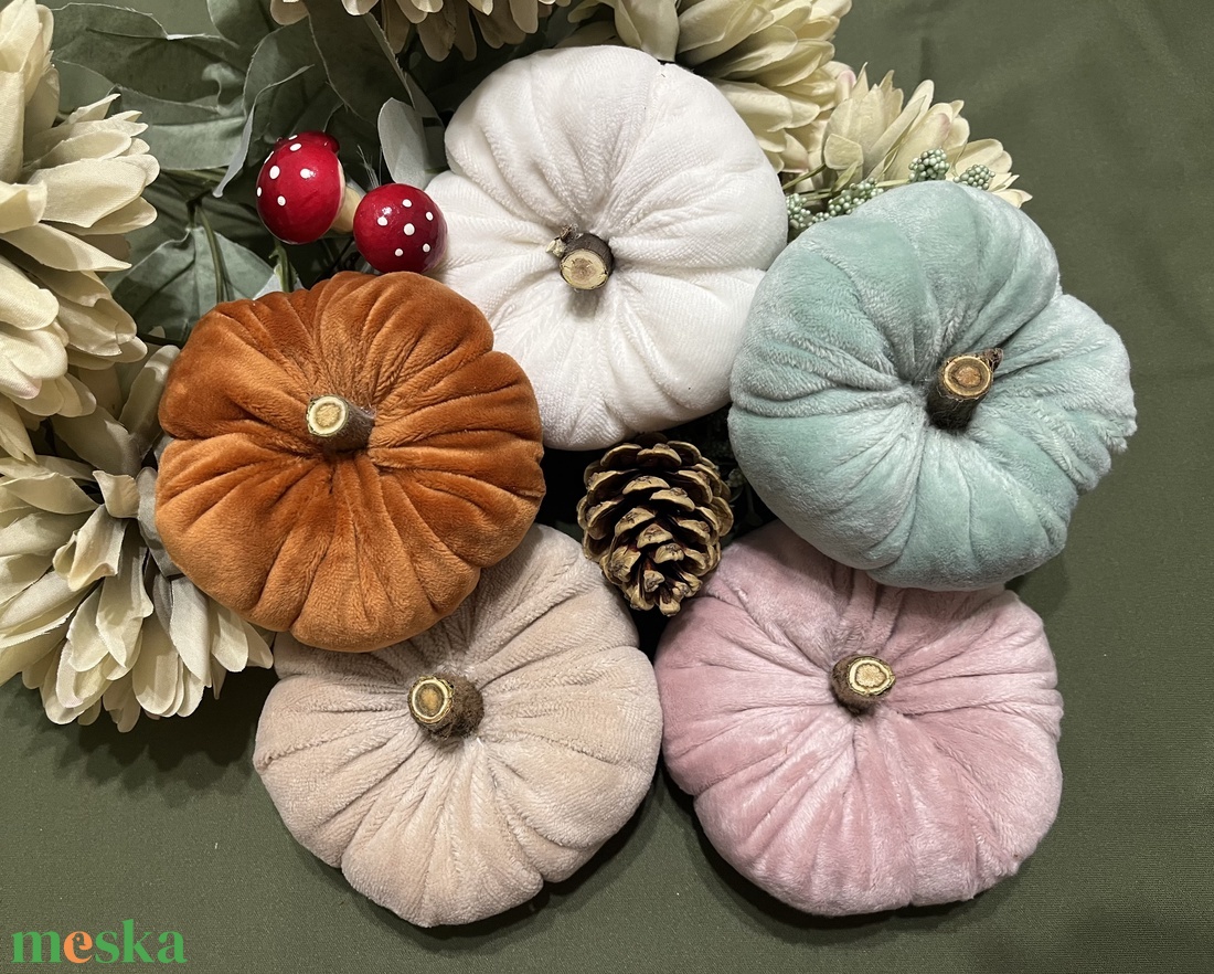 Kézzel varrt bársony dísztök szett - 5 db őszi dekor - választható szín - otthon & életmód - dekoráció - ajtó- és ablak dekoráció - ablakdísz - Meska.hu