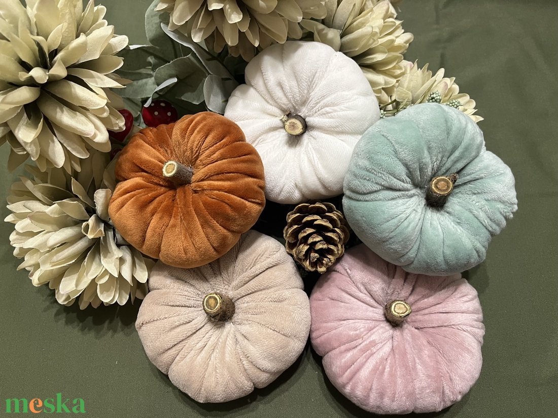 Kézzel varrt bársony dísztök szett - 5 db őszi dekor - választható szín - otthon & életmód - dekoráció - ajtó- és ablak dekoráció - ablakdísz - Meska.hu