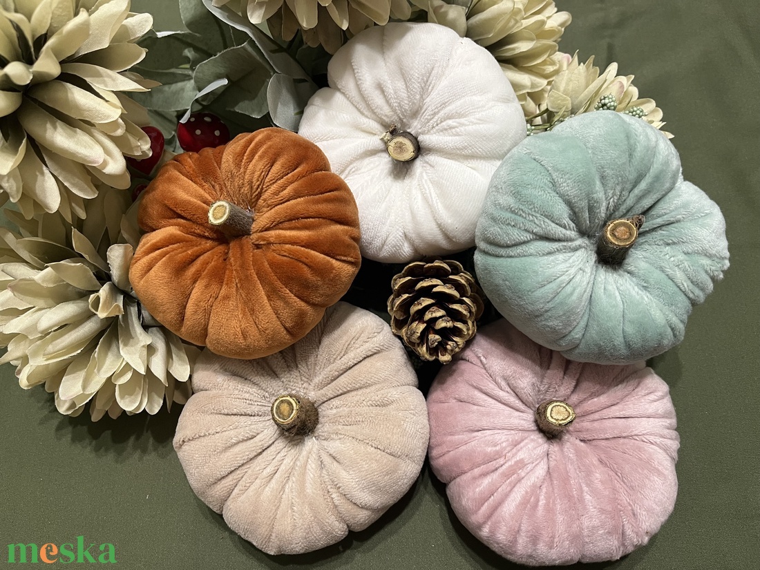 Kézzel varrt bársony dísztök szett - 5 db őszi dekor - választható szín - otthon & életmód - dekoráció - ajtó- és ablak dekoráció - ablakdísz - Meska.hu
