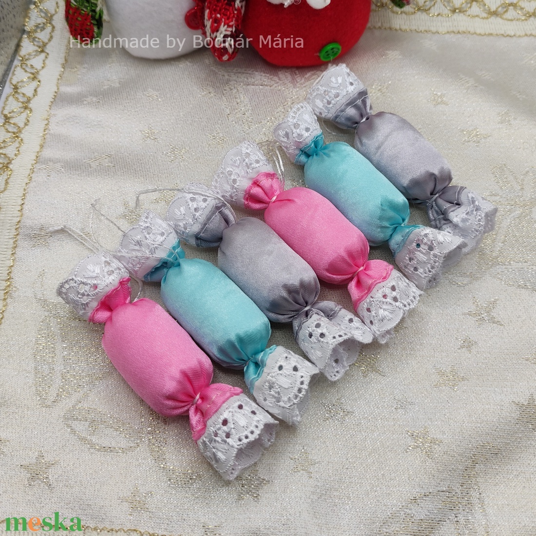 Textil szaloncukor, rózsaszín-menta-ezüst -többféle, 6 db/cs - karácsony - karácsonyi lakásdekoráció - karácsonyfadíszek - Meska.hu Textil szaloncukor, rózsaszín-menta-ezüst -többféle, 6 db/cs - karácsony - karácsonyi lakásdekoráció - karácsonyfadíszek - Meska.hu