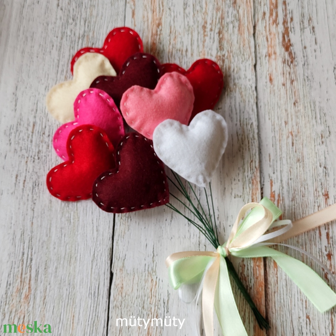 Szívecske csokor (piros-bordó) - otthon & életmód - dekoráció - virágdísz és tartó - csokor & virágdísz - Meska.hu Szívecske csokor (piros-bordó) - otthon & életmód - dekoráció - virágdísz és tartó - csokor & virágdísz - Meska.hu