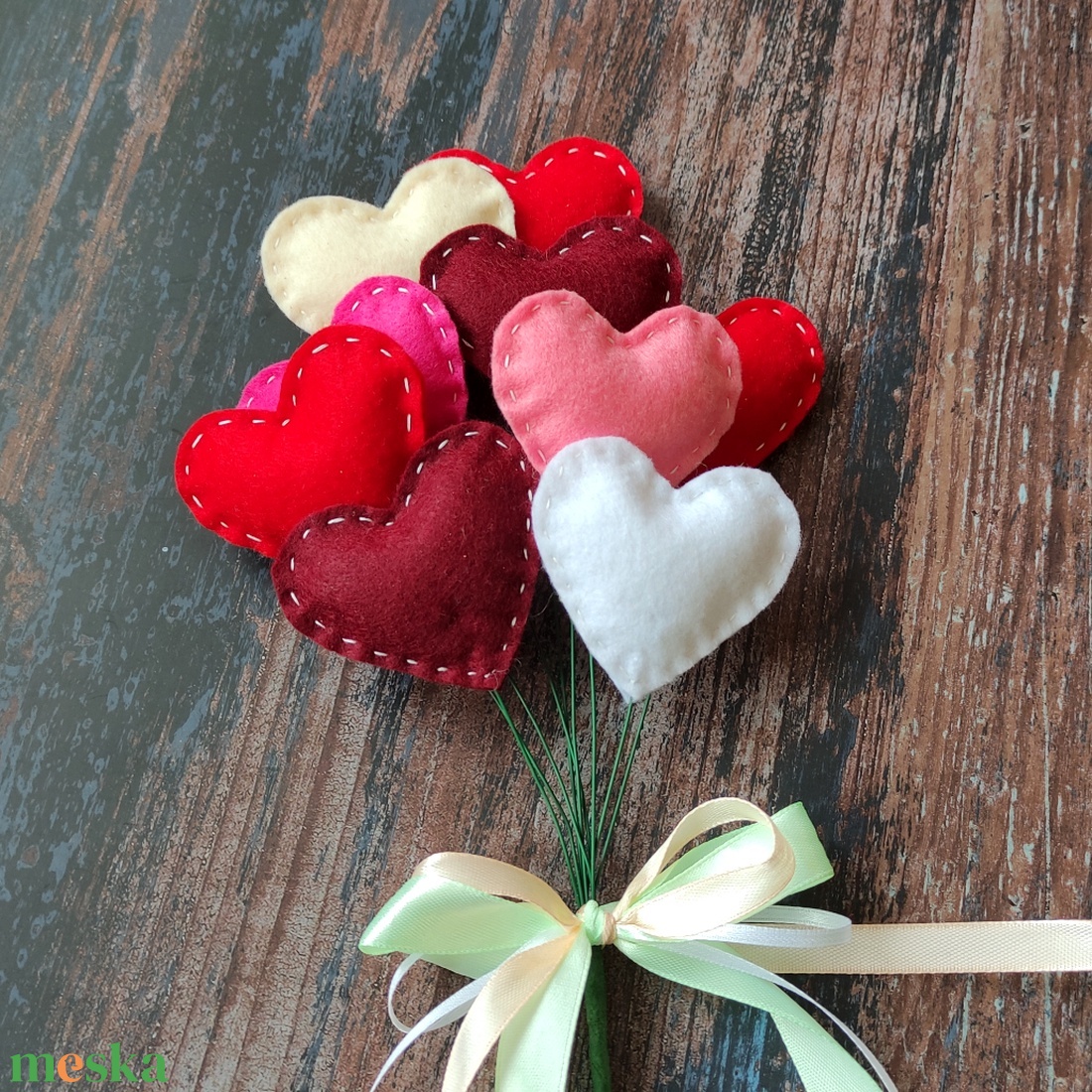 Szívecske csokor (piros-bordó) - otthon & életmód - dekoráció - virágdísz és tartó - csokor & virágdísz - Meska.hu Szívecske csokor (piros-bordó) - otthon & életmód - dekoráció - virágdísz és tartó - csokor & virágdísz - Meska.hu