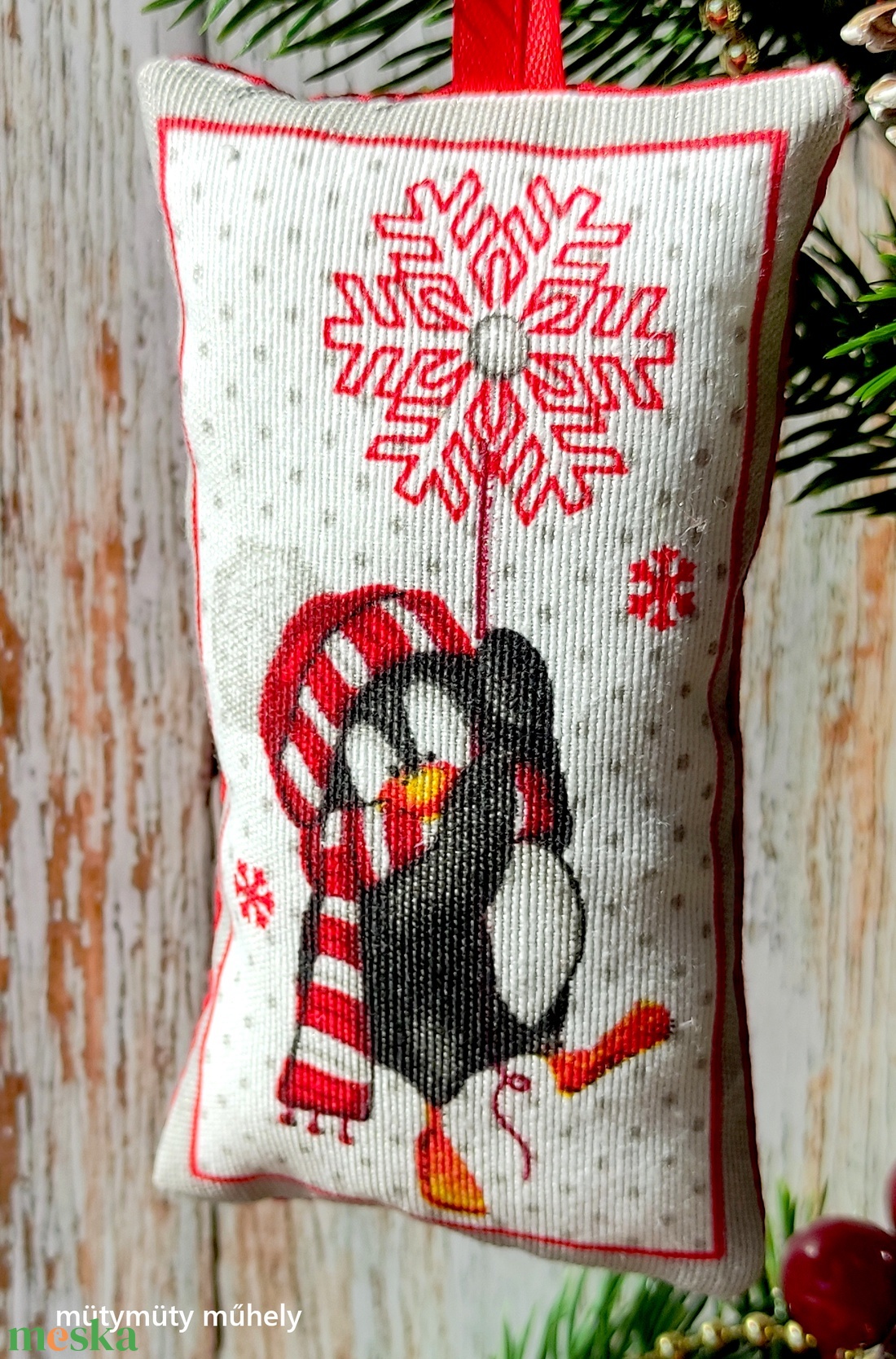 Pingvin és jegesmedve, karácsonyi dekoráció, ajándék, kísérőajándék, téli ajándék, dekoráció - Többféle - karácsony - karácsonyi lakásdekoráció - karácsonyi lakásdíszek - Meska.hu