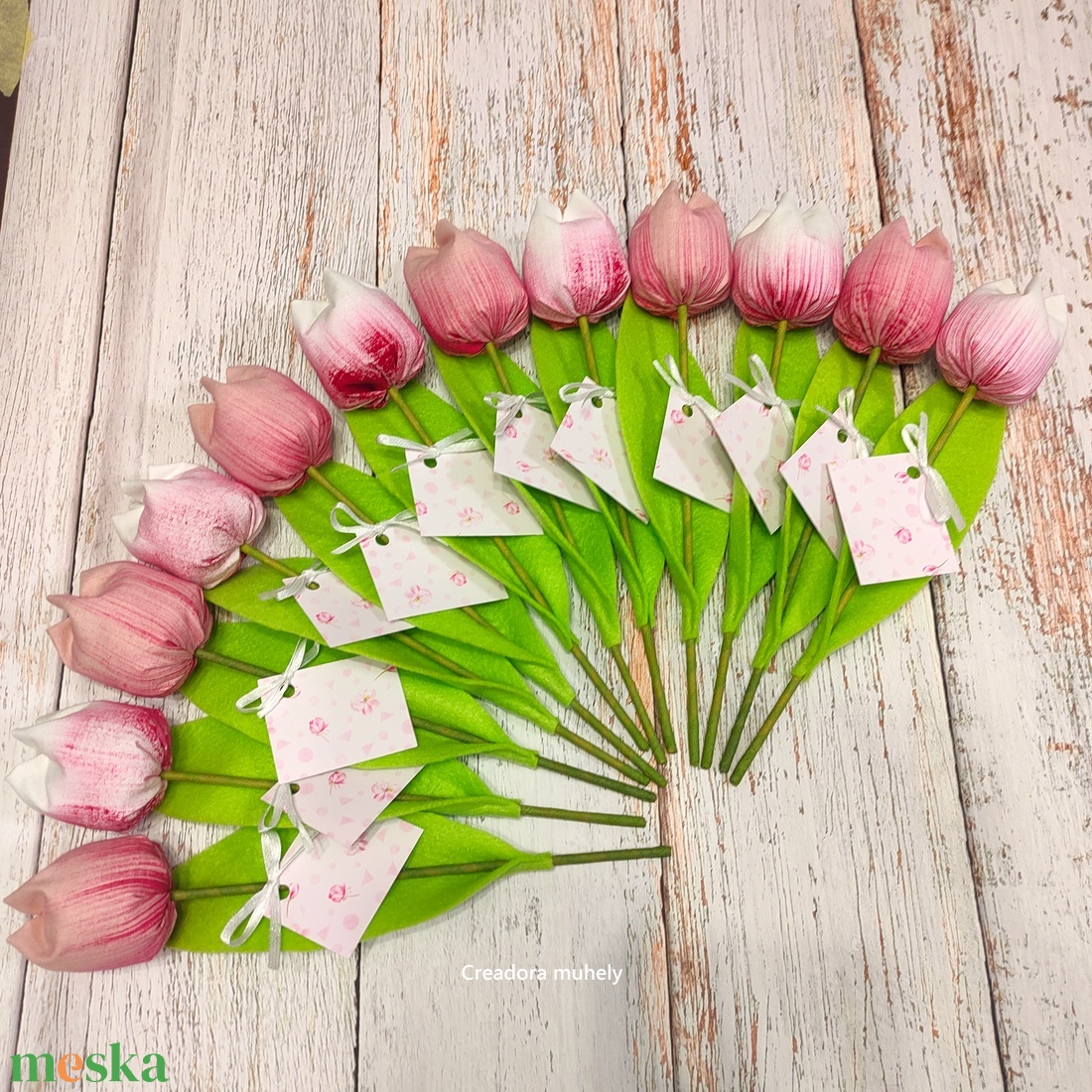 Esküvői köszönő ajándék, kézzel festett textil tulipán kísérő kártyával több színben - esküvő - emlék & ajándék - köszönőajándék - Meska.hu Esküvői köszönő ajándék, kézzel festett textil tulipán kísérő kártyával több színben - esküvő - emlék & ajándék - köszönőajándék - Meska.hu