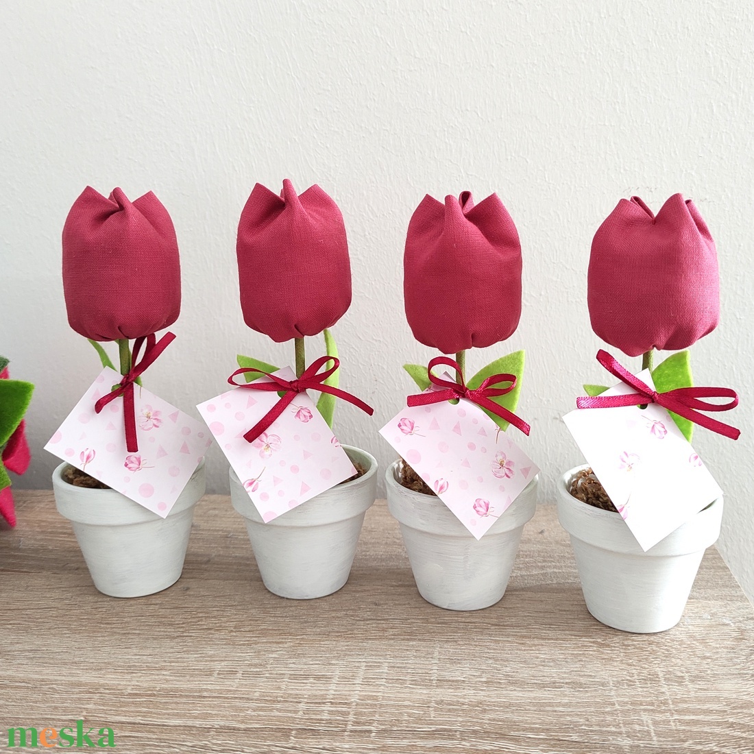 Cserepes tulipán, kísérő kártyával, többféle színben - otthon & életmód - dekoráció - virágdísz és tartó - csokor & virágdísz - Meska.hu Cserepes tulipán, kísérő kártyával, többféle színben - otthon & életmód - dekoráció - virágdísz és tartó - csokor & virágdísz - Meska.hu