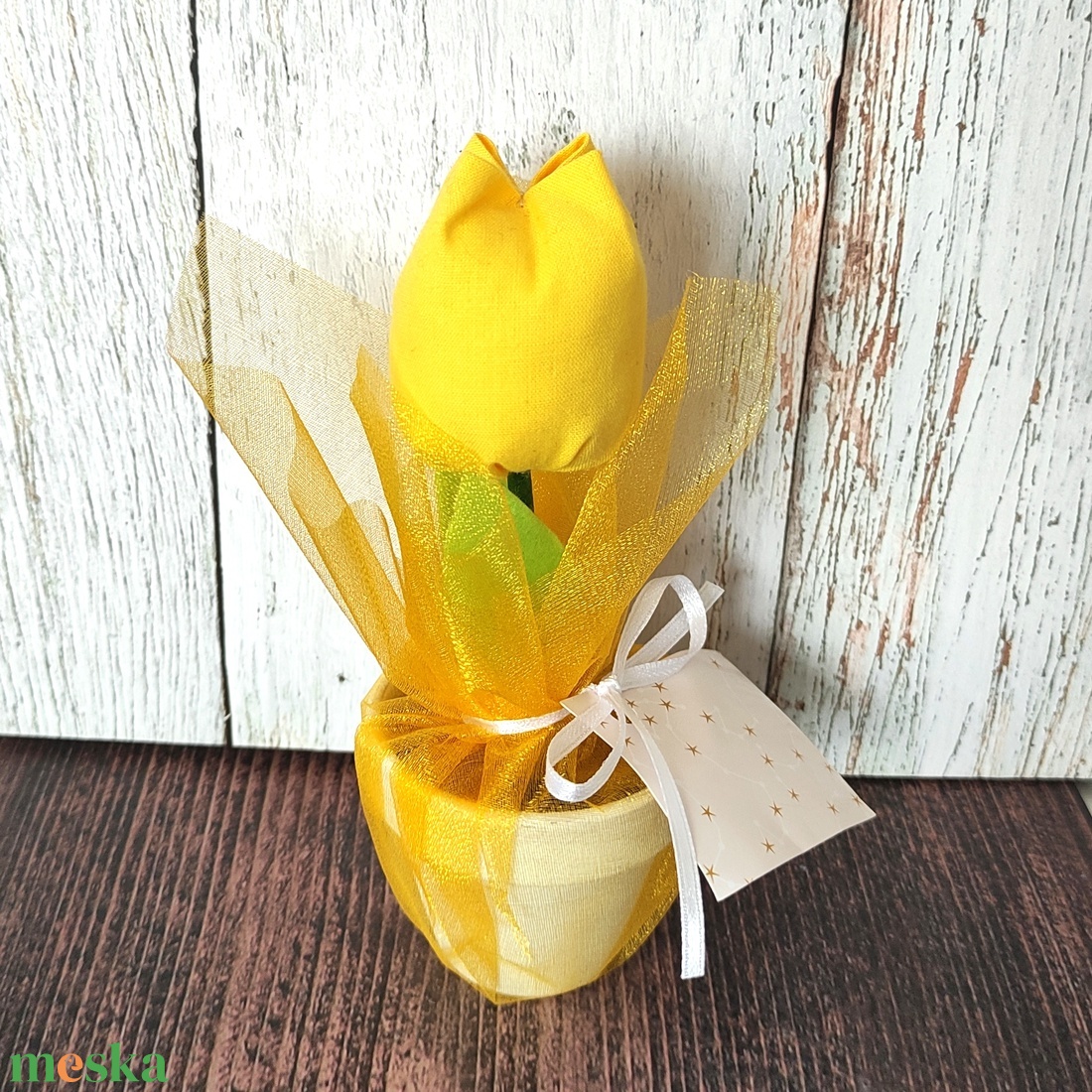 Cserepes tulipán organzával, kísérőkártyával, több színben - otthon & életmód - dekoráció - virágdísz és tartó - csokor & virágdísz - Meska.hu Cserepes tulipán organzával, kísérőkártyával, több színben - otthon & életmód - dekoráció - virágdísz és tartó - csokor & virágdísz - Meska.hu