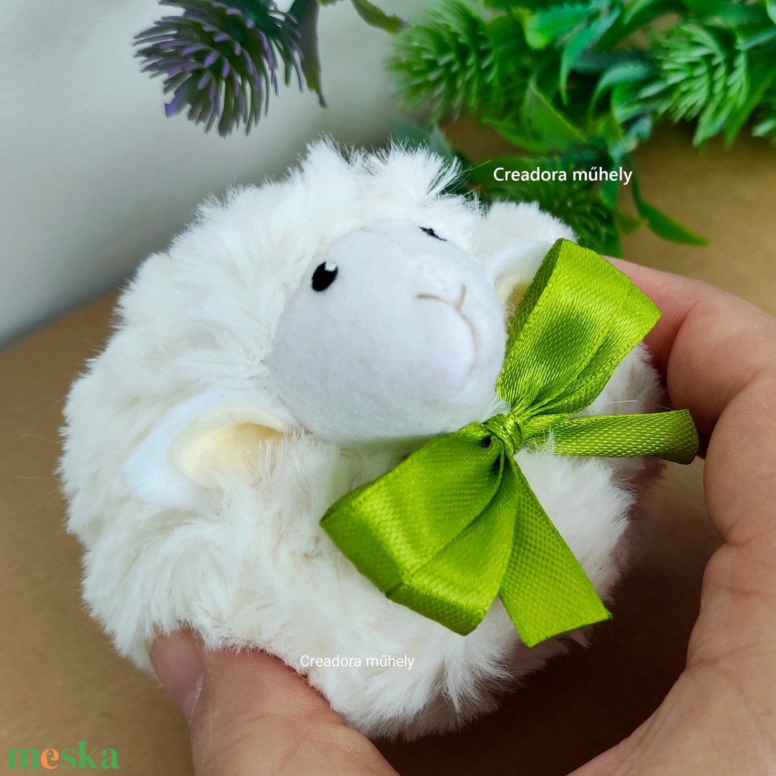Plüss bárány zöld masnival - otthon & életmód - dekoráció - dísztárgy - Meska.hu