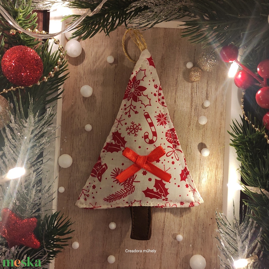 Karácsonyfa függő, textil fenyőfa, krém piros mintás - karácsony - karácsonyi lakásdekoráció - karácsonyi lakásdíszek - Meska.hu