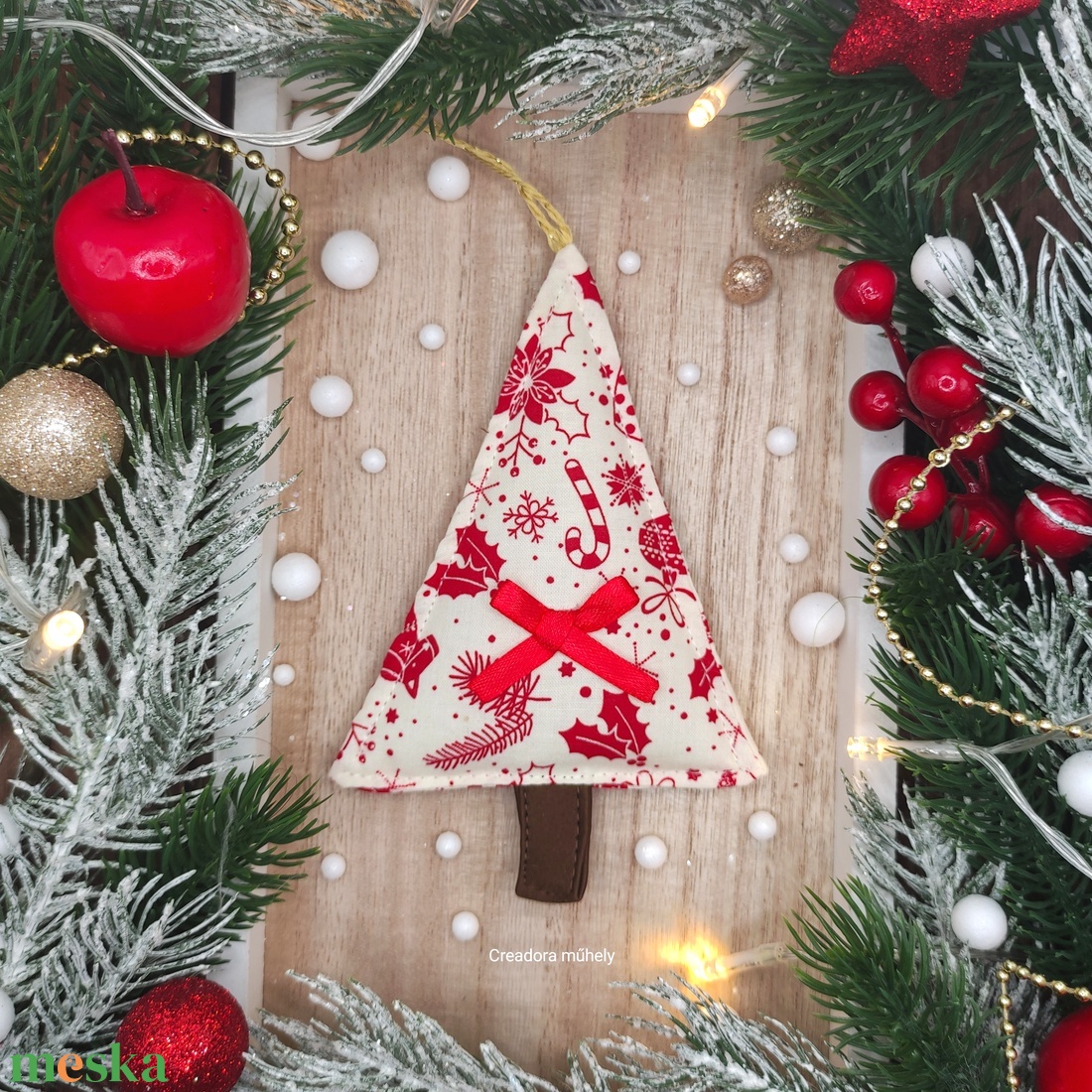 Karácsonyfa függő, textil fenyőfa, krém piros mintás - karácsony - karácsonyi lakásdekoráció - karácsonyi lakásdíszek - Meska.hu