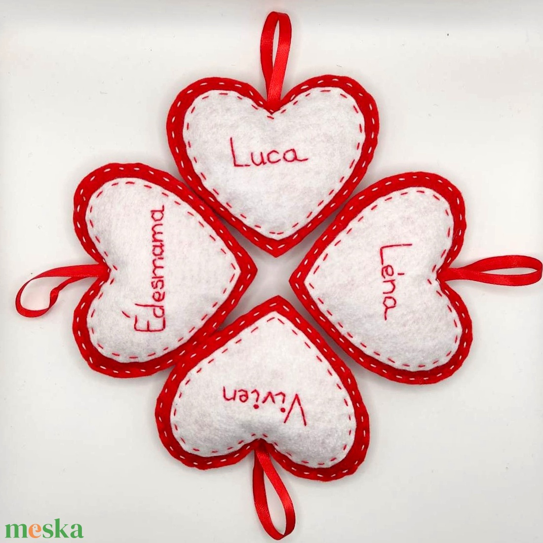 Névre szóló karácsonyi szív díszek - karácsony - karácsonyi lakásdekoráció - karácsonyfadíszek - Meska.hu