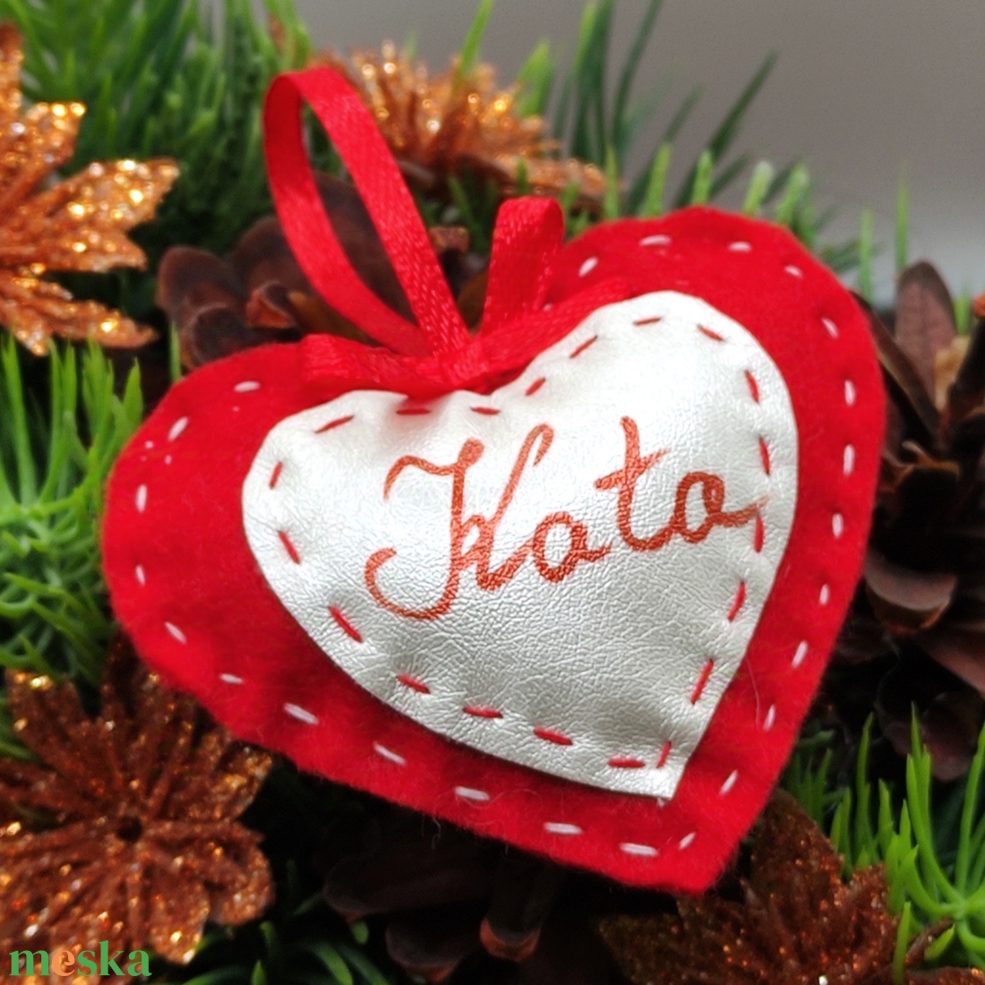 Névre szóló karácsonyi szív függő dísz, kicsi piros - karácsony - karácsonyi lakásdekoráció - karácsonyfadíszek - Meska.hu