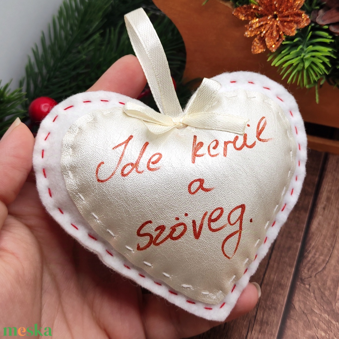 Karácsonyi szív függő dísz, egyedileg, saját kezűleg írható - karácsony - karácsonyi lakásdekoráció - karácsonyfadíszek - Meska.hu