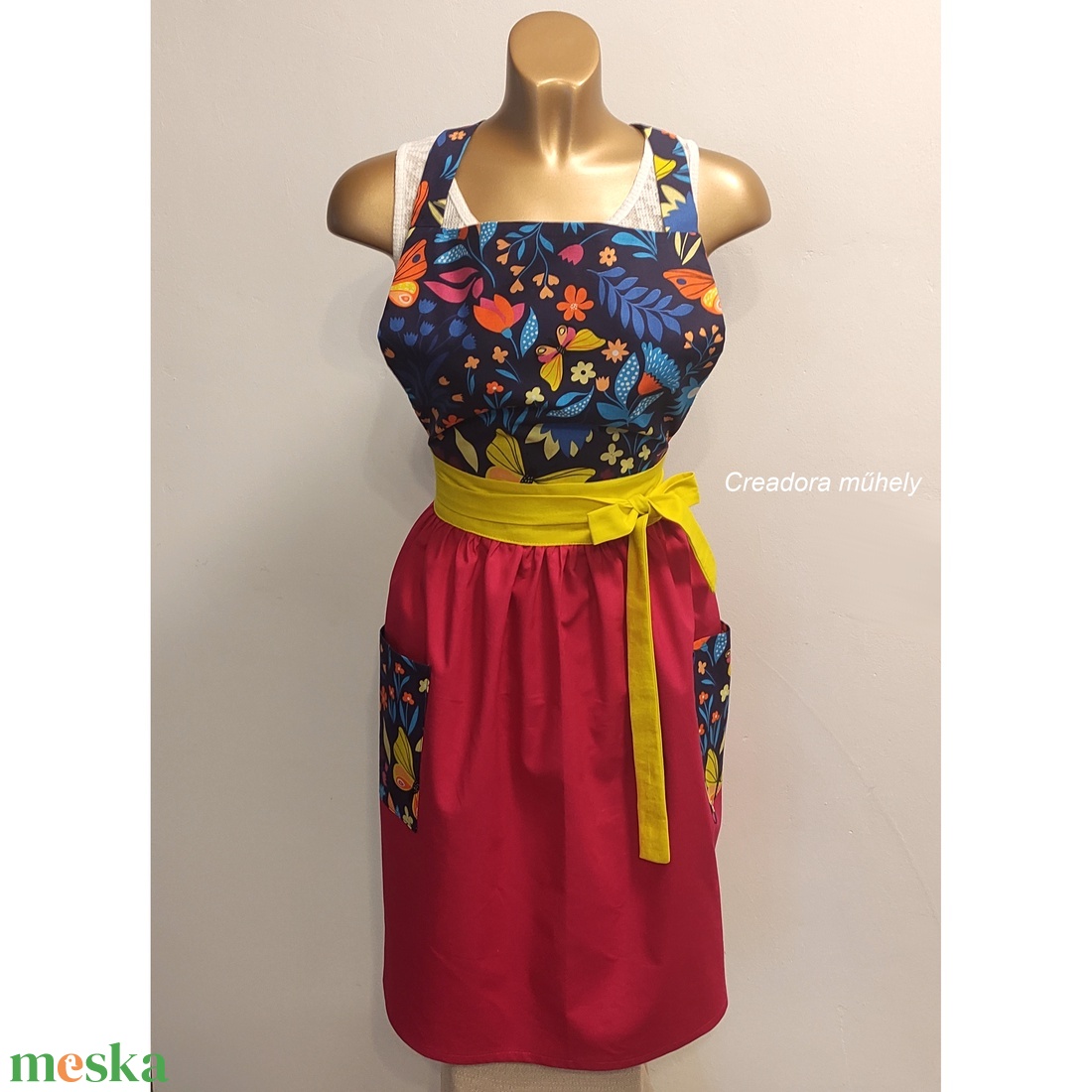 Csinos női kötény - otthon & életmód - konyhafelszerelés, tálalás - konyhai textil - kötény - Meska.hu