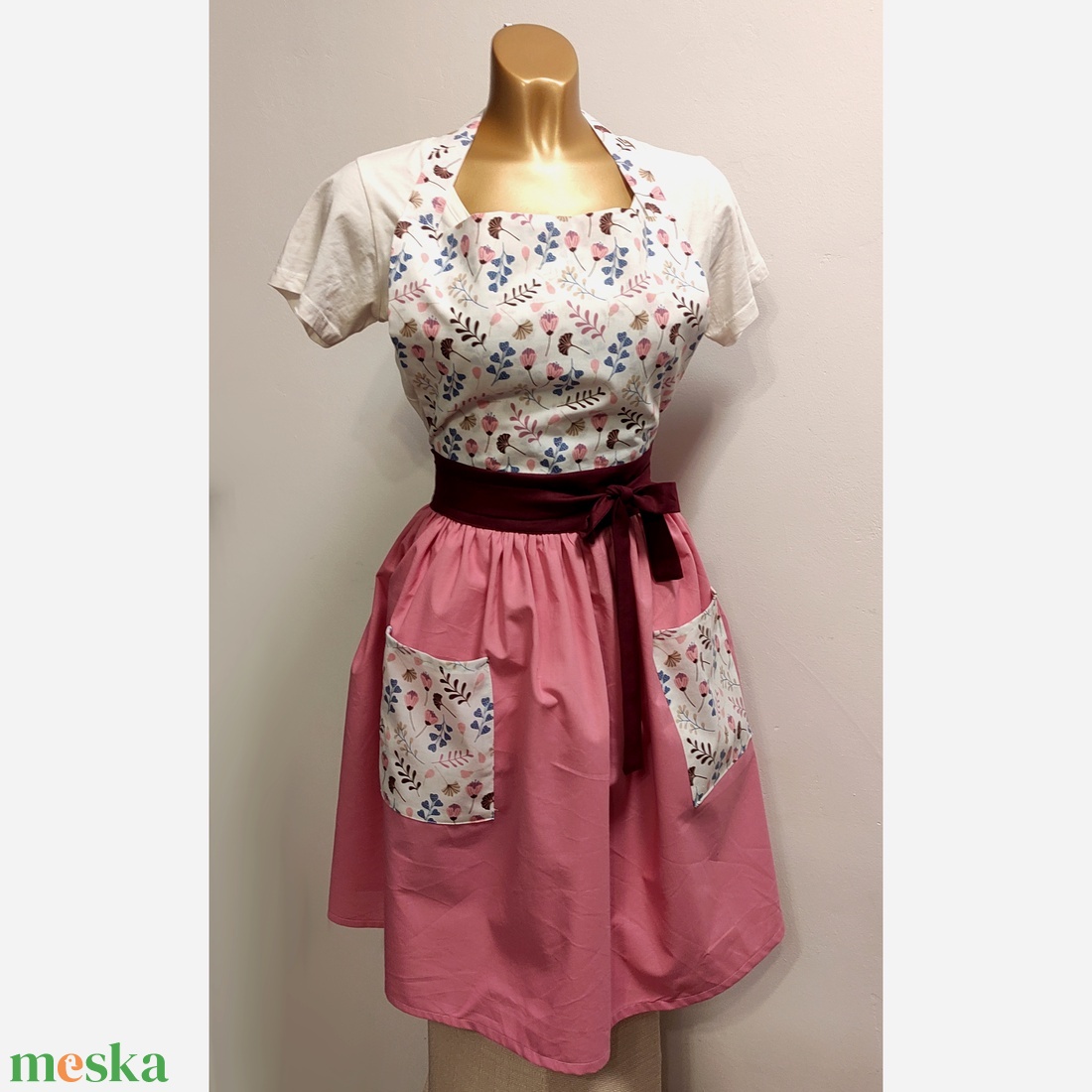 Csinos női kötény - otthon & életmód - konyhafelszerelés, tálalás - konyhai textil - kötény - Meska.hu