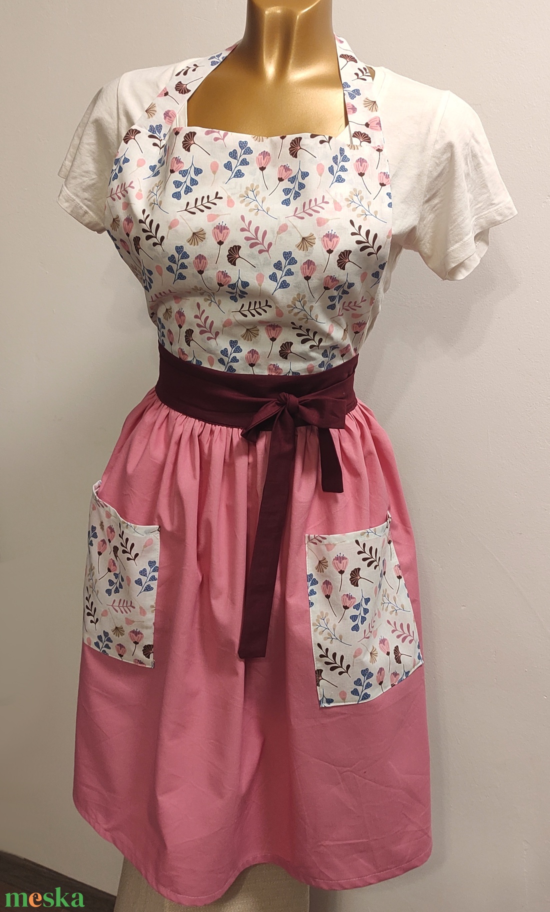 Csinos női kötény - otthon & életmód - konyhafelszerelés, tálalás - konyhai textil - kötény - Meska.hu