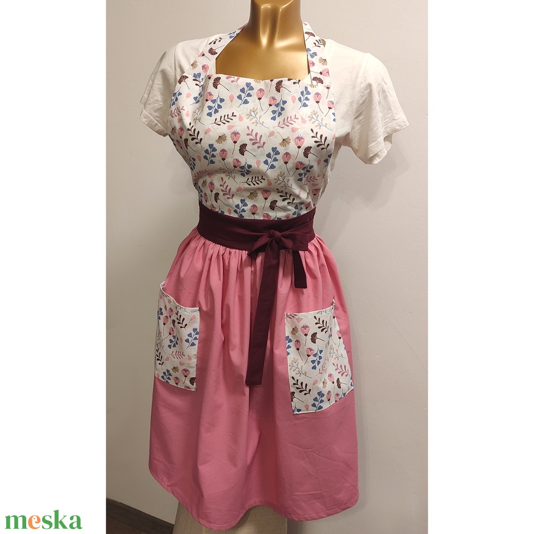 Csinos női kötény - otthon & életmód - konyhafelszerelés, tálalás - konyhai textil - kötény - Meska.hu