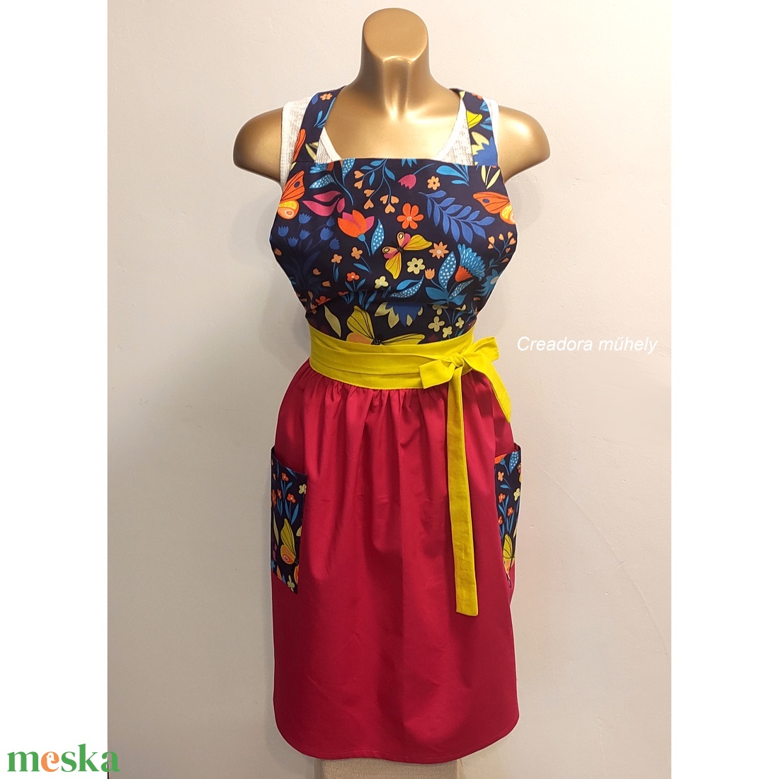 Csinos női kötény - otthon & életmód - konyhafelszerelés, tálalás - konyhai textil - kötény - Meska.hu