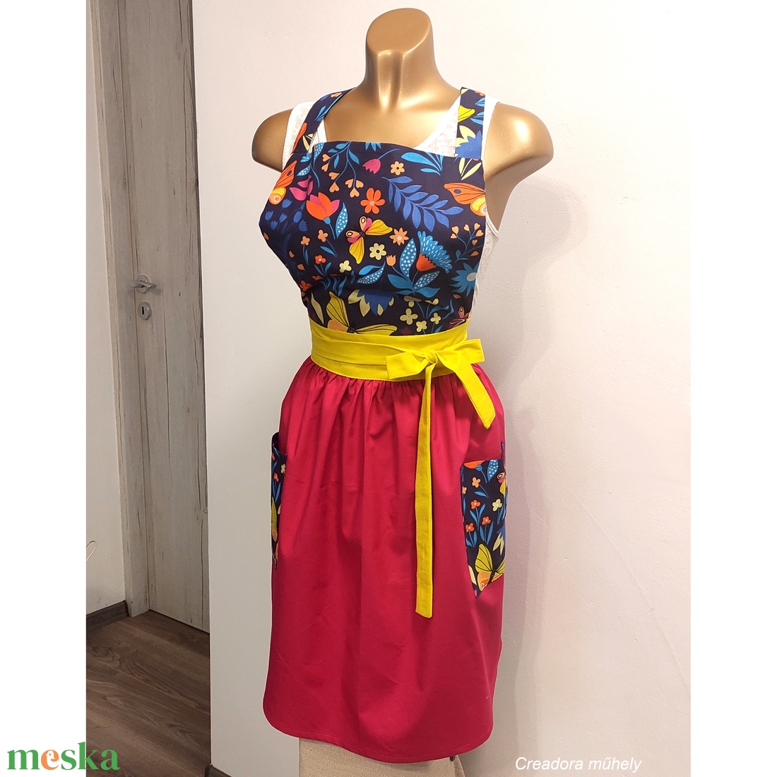 Csinos női kötény - otthon & életmód - konyhafelszerelés, tálalás - konyhai textil - kötény - Meska.hu