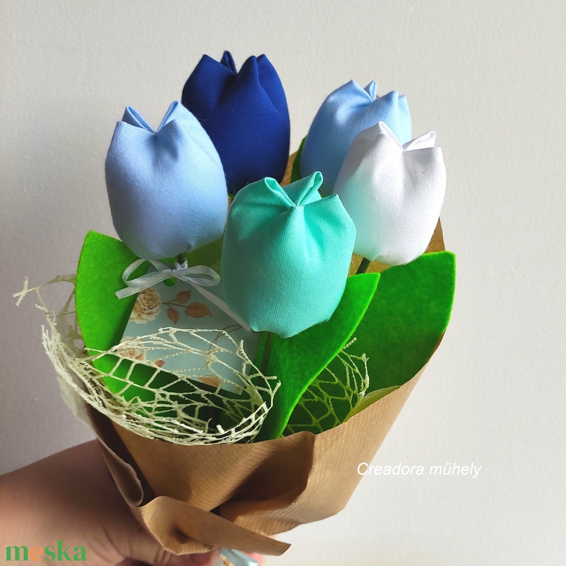 Textil tulipán csokor natúr csomagolásban 5 szál, örökcsokor - otthon & életmód - virágdekoráció - virágok - virágcsokor - Meska.hu