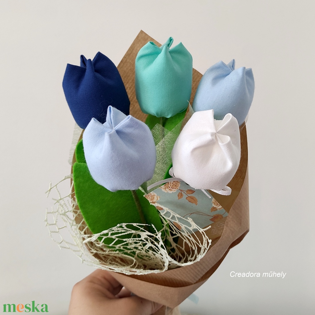 Textil tulipán csokor natúr csomagolásban 5 szál, örökcsokor - otthon & életmód - virágdekoráció - virágok - virágcsokor - Meska.hu
