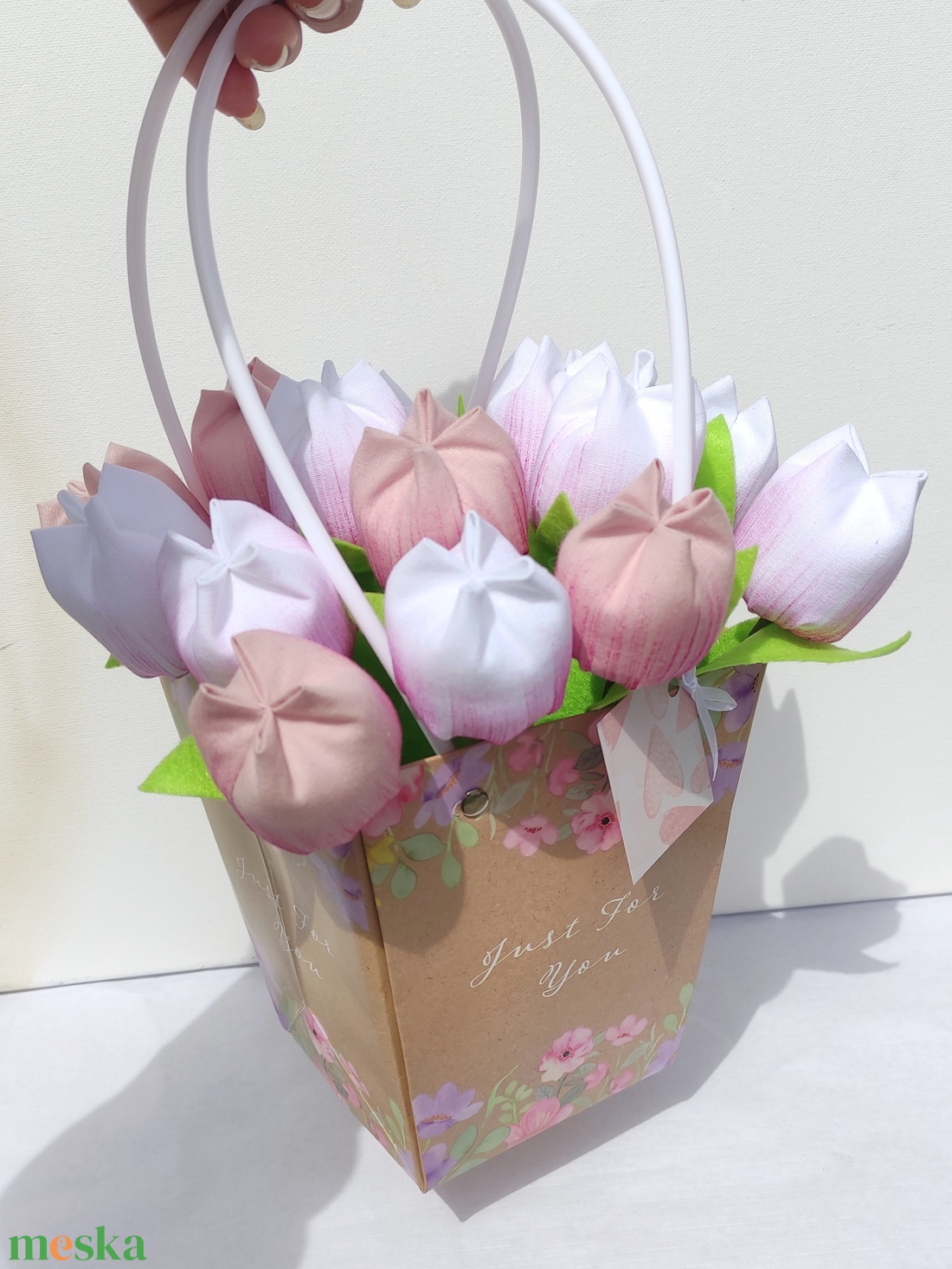 Virágtáska textil tulipánokkal - otthon & életmód - virágdekoráció - virágok - virágbox - Meska.hu