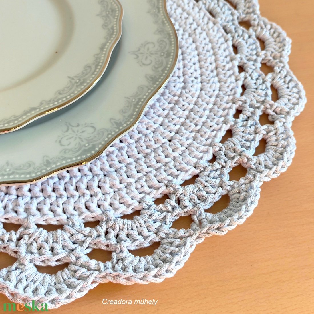 Horgolt asztalközép, kis terítő, tányéralátét többféle színeben fényes széllel - otthon & életmód - lakástextil - abrosz, terítő - asztalközép terítő - Meska.hu