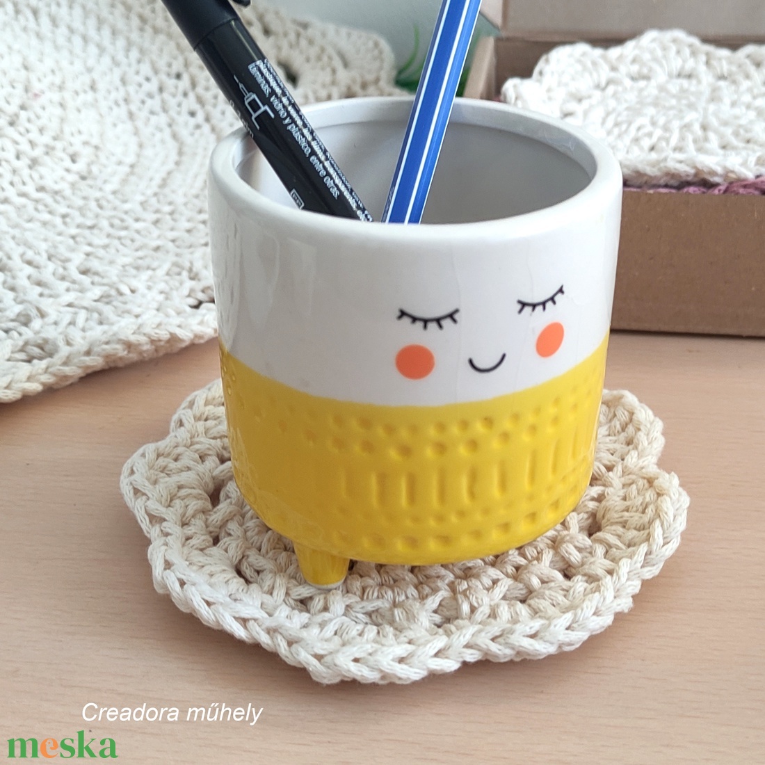 Horgolt kis terítő több színben - otthon & életmód - konyhafelszerelés, tálalás - tálalás - tányér- és poháralátét - Meska.hu