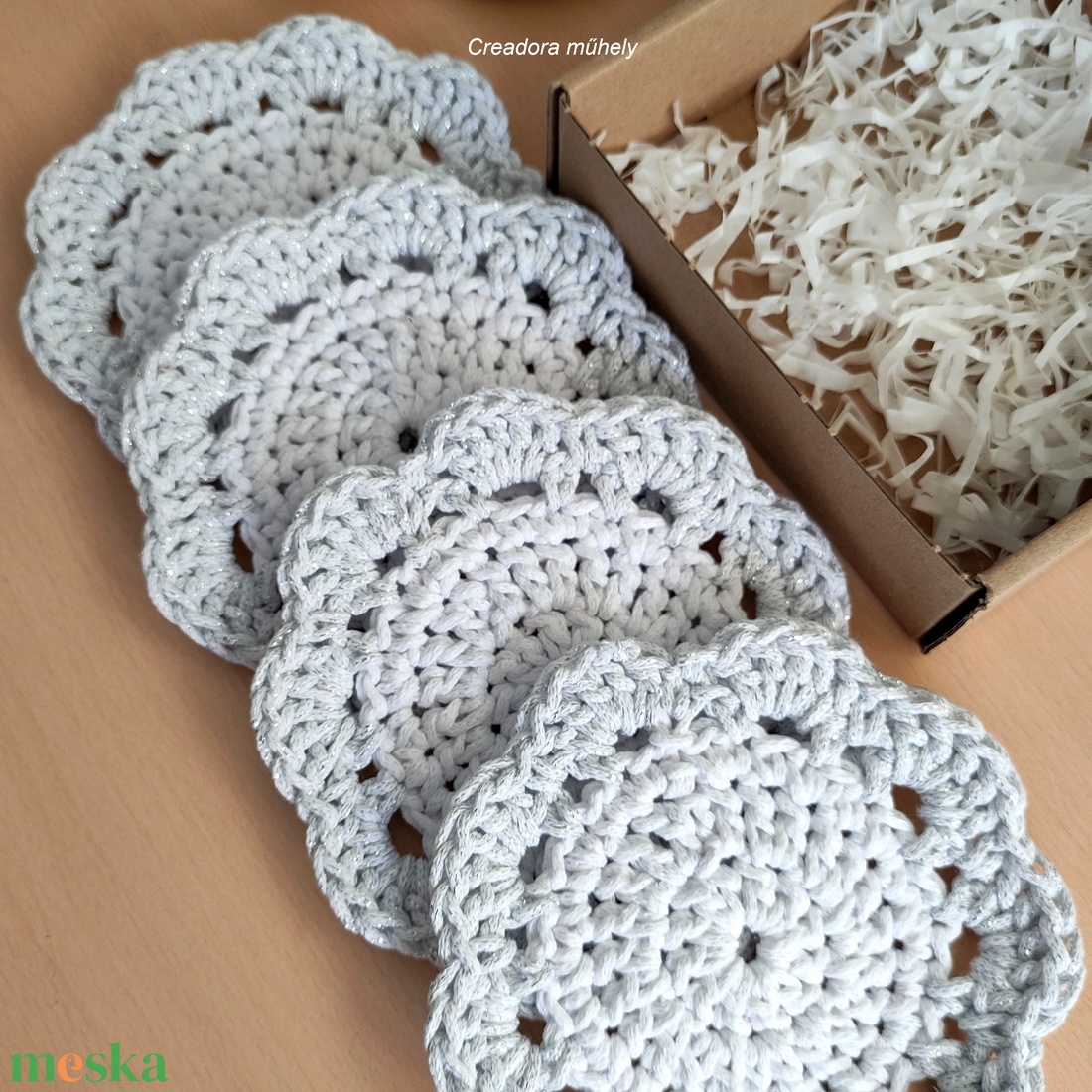 Horgolt poháralátét vagy kis terítő csomag választott színben - otthon & életmód - konyhafelszerelés, tálalás - tálalás - tányér- és poháralátét - Meska.hu