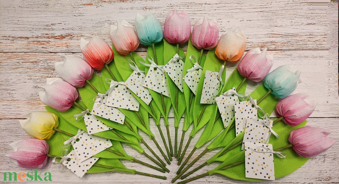 Nőnapi textil tulipánok kísérő kártyával választható színekben. - otthon & életmód - virágdekoráció - virágok - virágcsokor - Meska.hu