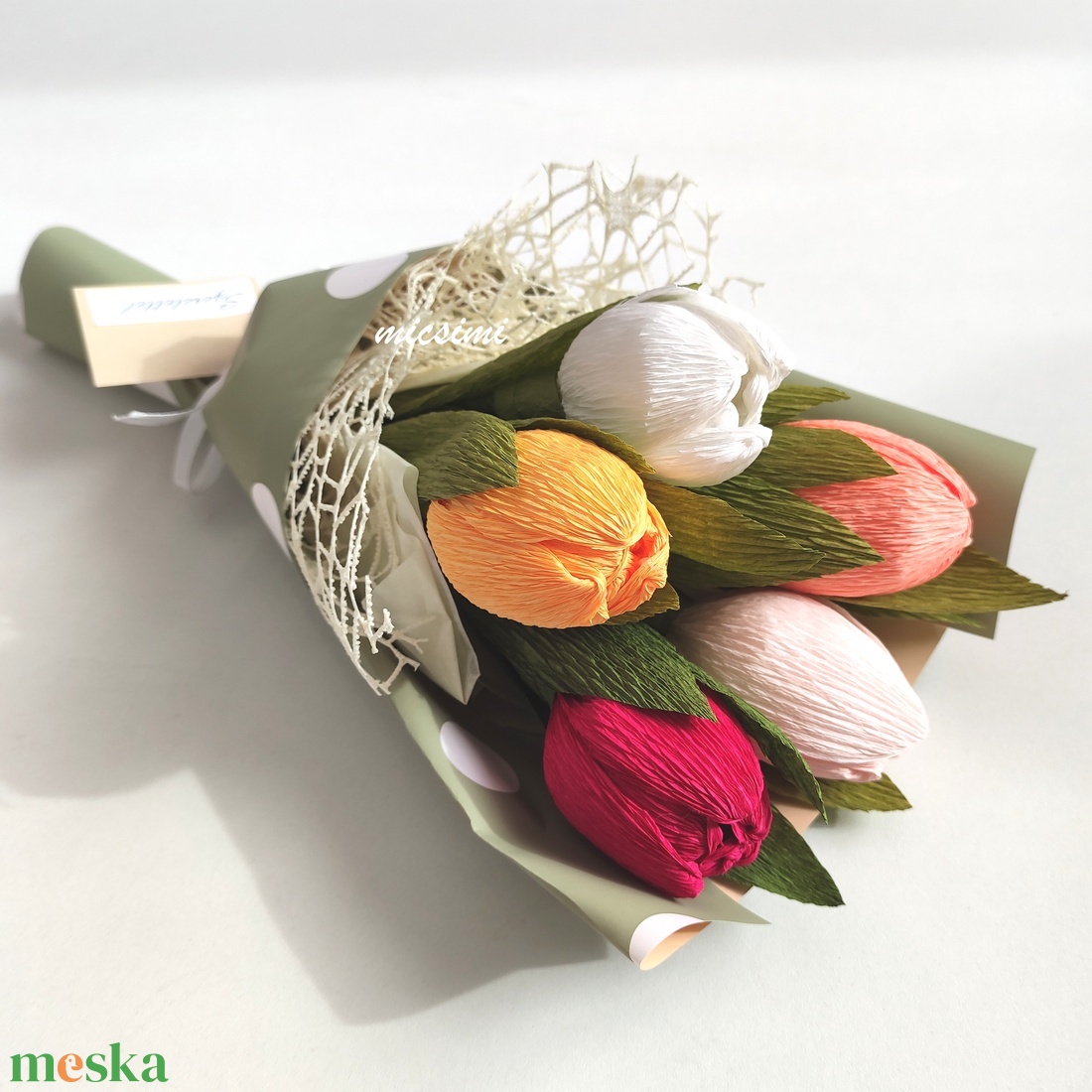 Tulipán csokor kísérő kártyával, krepp papír tulipánokból - otthon & életmód - virágdekoráció - virágok - virágcsokor - Meska.hu