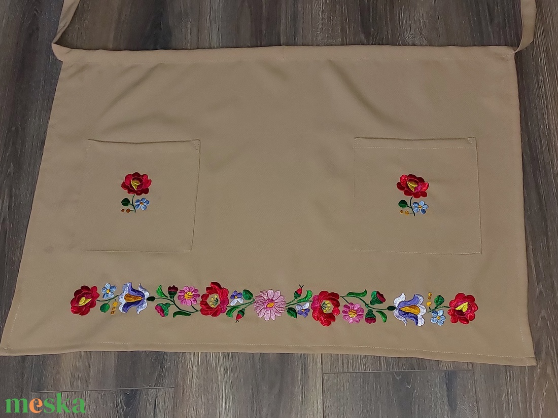 Kalocsai kötény - otthon & életmód - konyhafelszerelés, tálalás - konyhai textil - kötény - Meska.hu Kalocsai kötény - otthon & életmód - konyhafelszerelés, tálalás - konyhai textil - kötény - Meska.hu