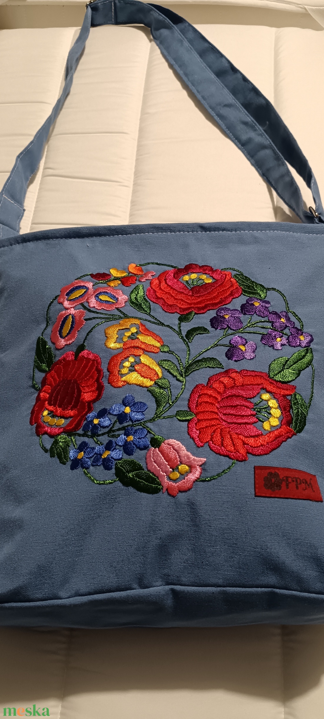 Himzett táska  - táska & tok - kézitáska & válltáska - belső rendező - Meska.hu