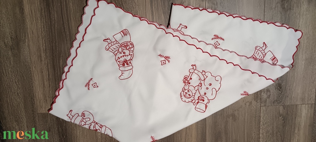 Karácsonyi terítő  - karácsony - karácsonyi lakásdekoráció - ünnepi asztaldekoráció - Meska.hu