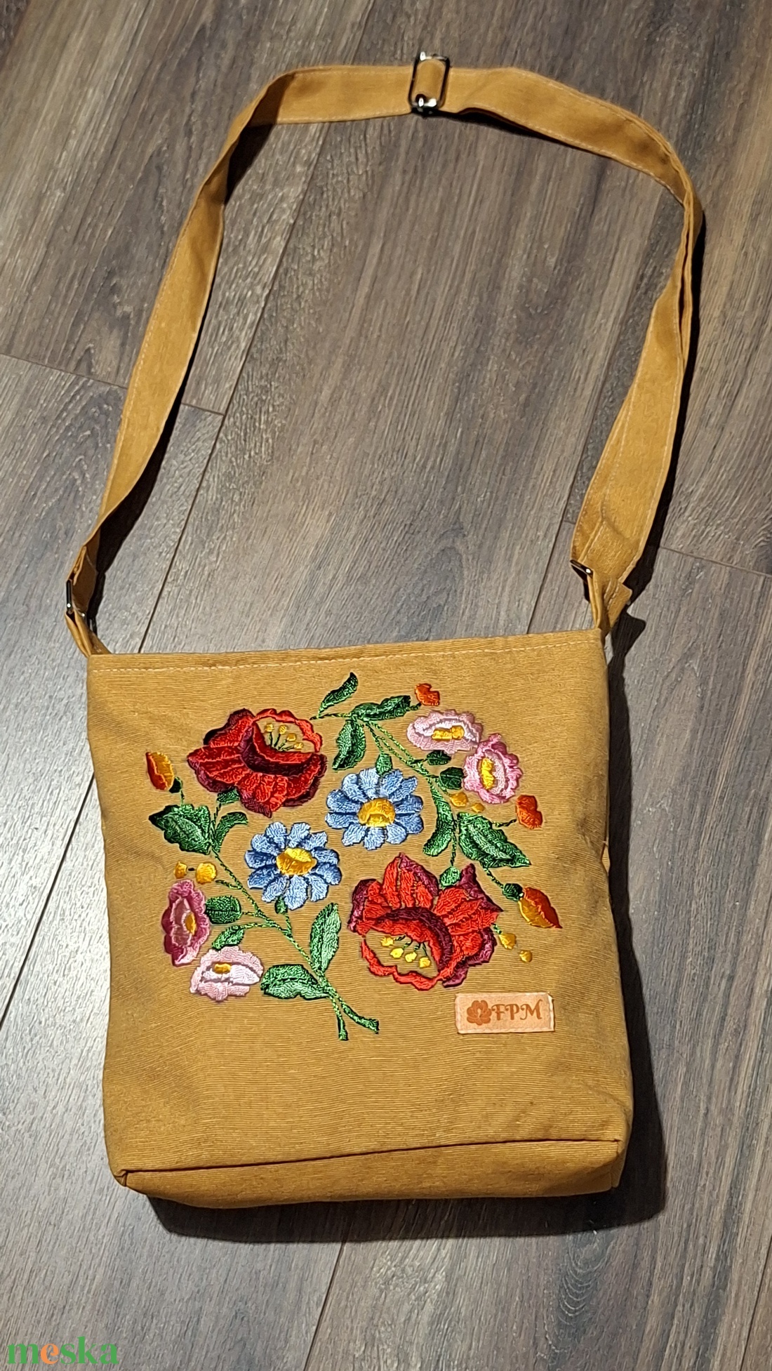 Himzett táska  - táska & tok - kézitáska & válltáska - belső rendező - Meska.hu