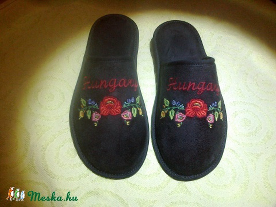 Szoba papucs  mindenkinek  egyedi hímzéssel, személyes ajándéknak -  - Meska.hu