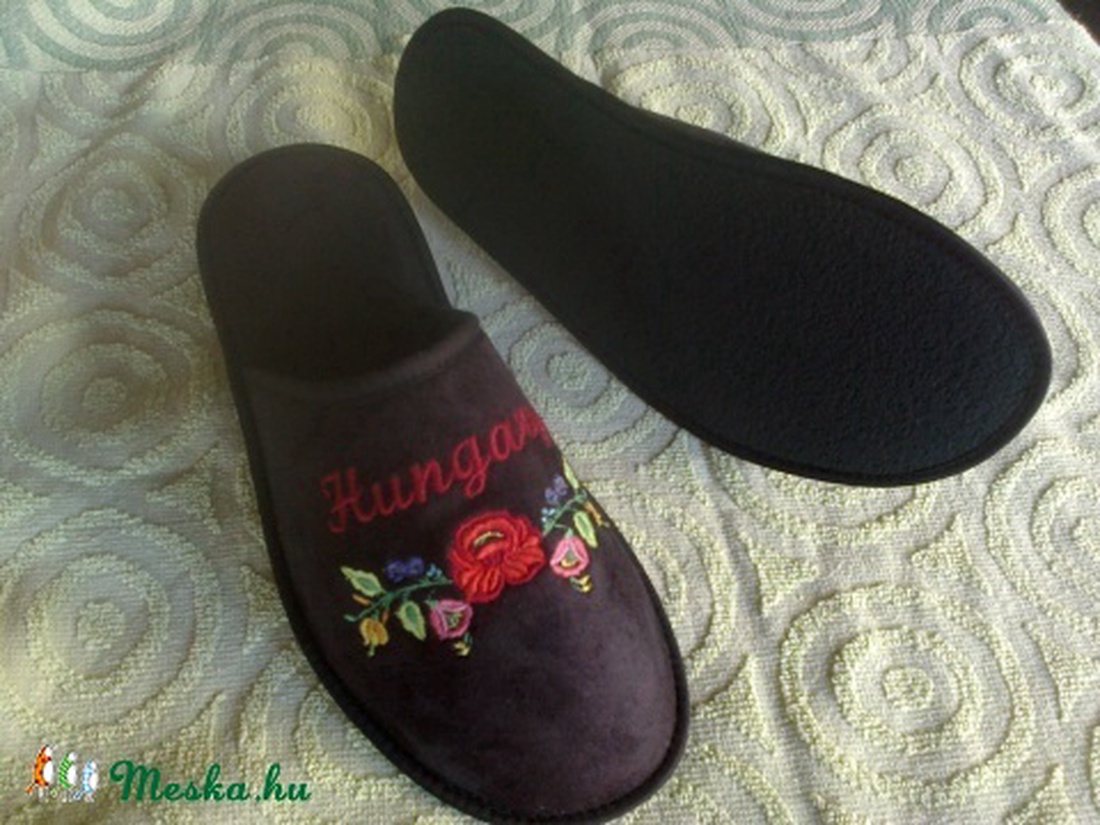 Szoba papucs  mindenkinek  egyedi hímzéssel, személyes ajándéknak -  - Meska.hu