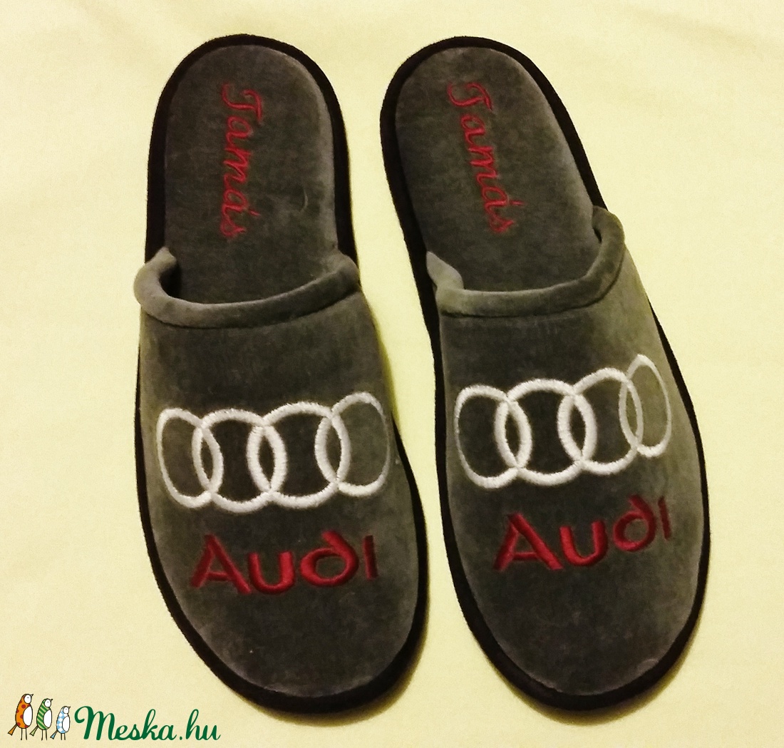 Személyes ajándék Férfiaknak Audi logóval hímezve, névre szólóan. -  - Meska.hu