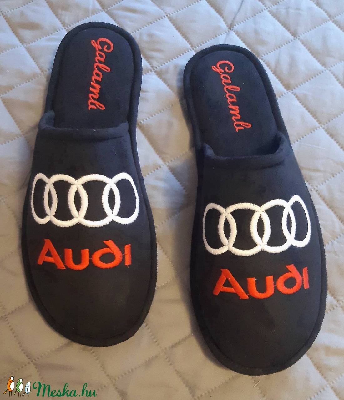 Szobapapucs Férfiaknak Audi logóval hímezve, névre szólóan. -  - Meska.hu