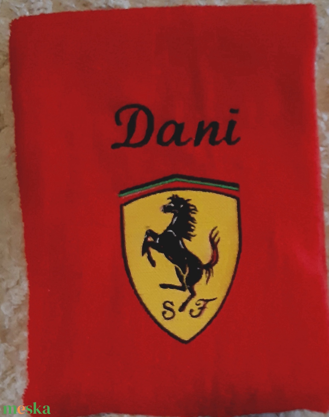 Ferrari mintával hímzett törölköző - otthon & életmód - fürdőszoba - törölköző - Meska.hu