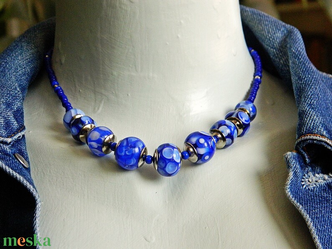 Azzurro - kék fehér lámpagyöngy nyaklánc, kézzel készült üveggyöngy nyaklánc, MURÁNÓI üveg nyaklánc - ékszer - nyaklánc - gyöngyös nyaklánc - Meska.hu