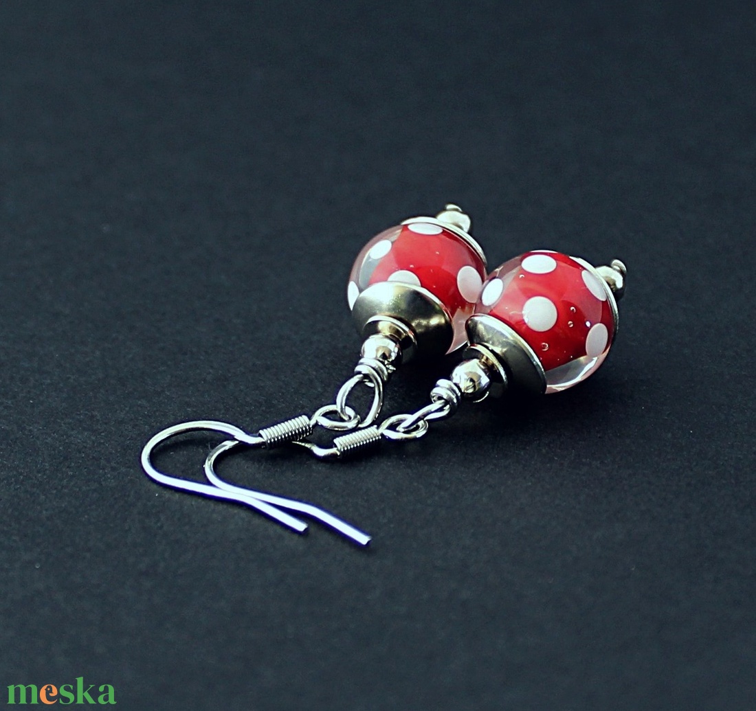 Rosso - pöttyös lámpagyöngy fülbevaló, klasszikus piross üveggyöngy fülbevaló, üvegműves Muránói üveg ékszer  - ékszer - fülbevaló - lógó fülbevaló - Meska.hu