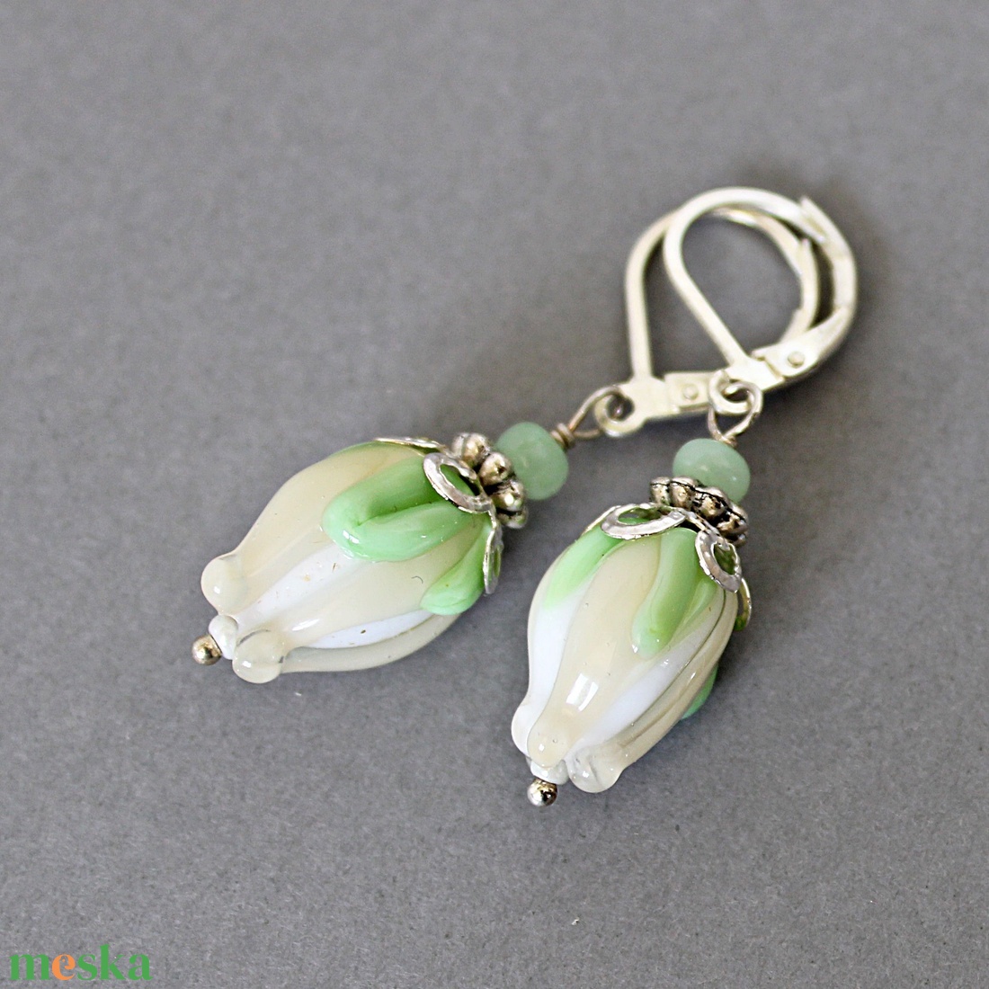 Alice - krém-fehér lámpagyöngy virág fülbevaló, MURÁNÓI üvegékszer - ékszer - fülbevaló - lógó fülbevaló - Meska.hu