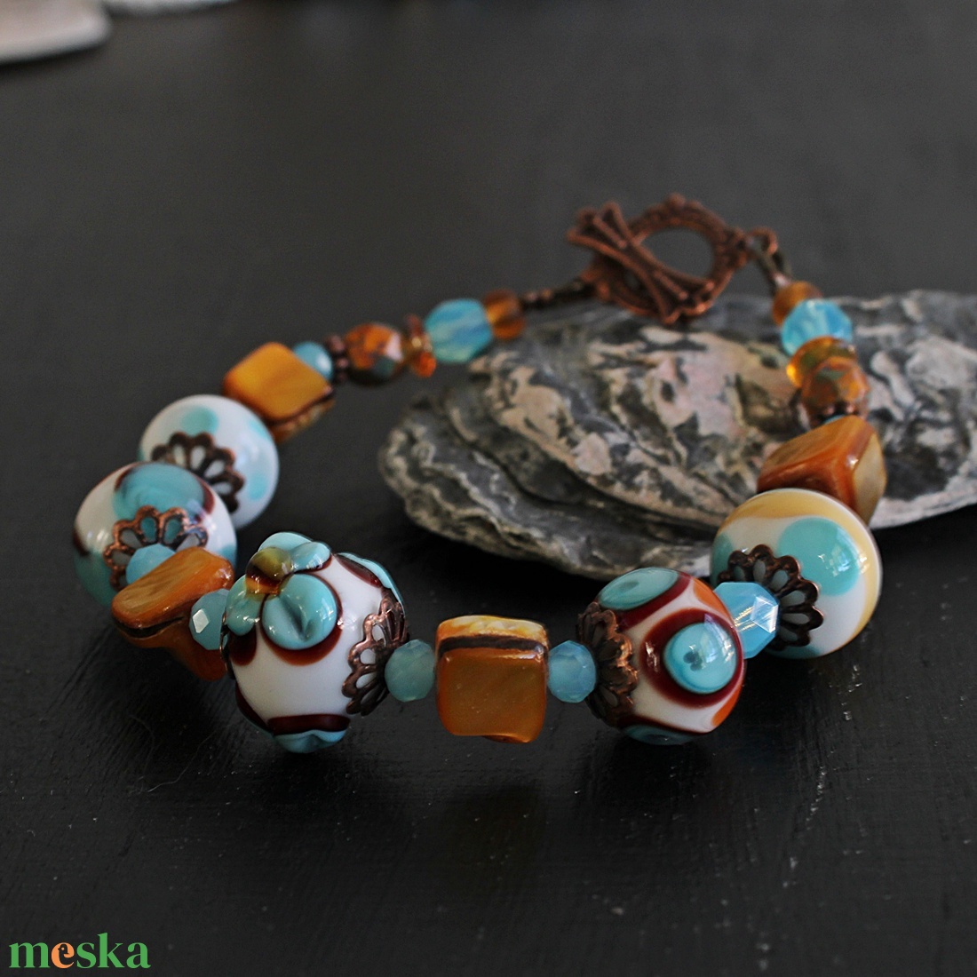 Riviera - tengerparti hangulatú egyedi lámpagyöngy karkötő, MURÁNÓI üveg ékszer, klasszikus stílusú üvegékszer  - ékszer - karkötő - gyöngyös karkötő - Meska.hu