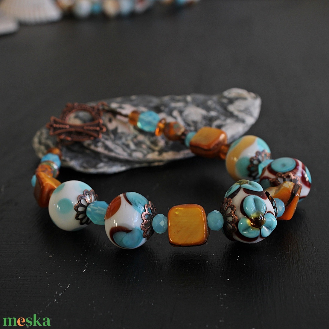 Riviera - tengerparti hangulatú egyedi lámpagyöngy karkötő, MURÁNÓI üveg ékszer, klasszikus stílusú üvegékszer  - ékszer - karkötő - gyöngyös karkötő - Meska.hu