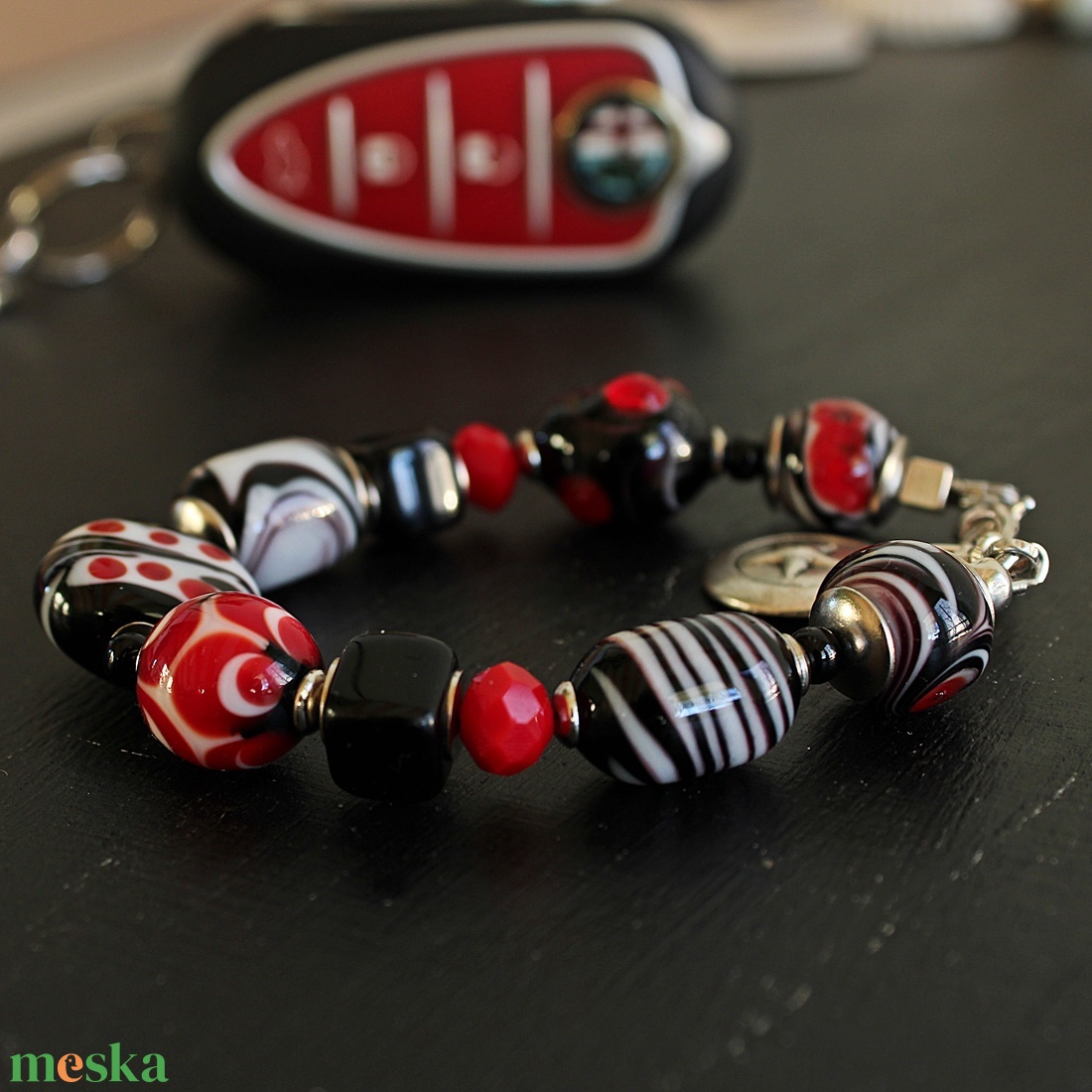 Alfa Rosso - vörös fekete lámpagyöngy karkötő, MURÁNÓI üveg ékszer - ékszer - karkötő - gyöngyös karkötő - Meska.hu