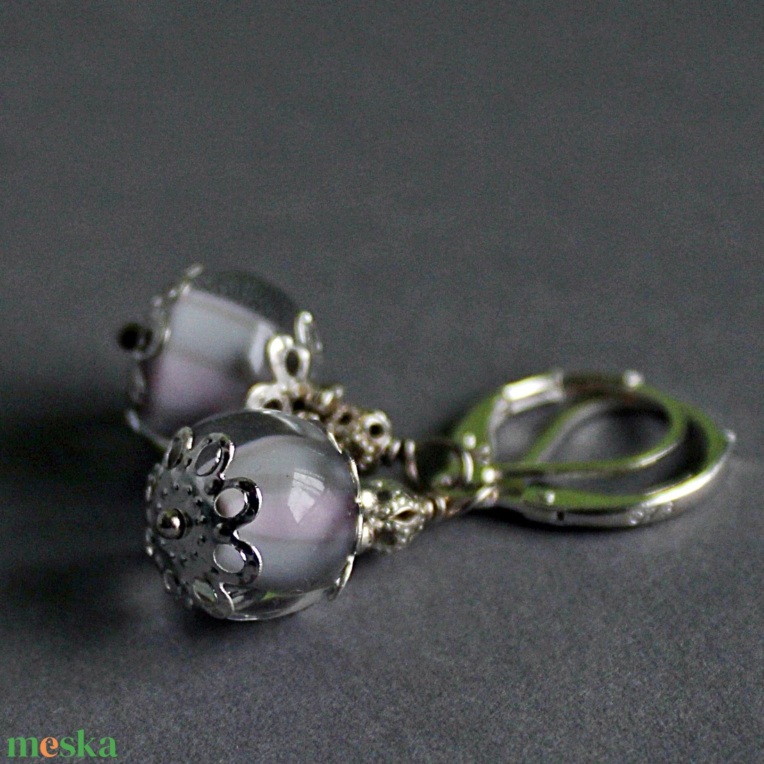 Anais - pasztell szürke-rózsaszín lámpagyöngy fülbevaló, MURÁNÓI üvegékszer - ékszer - fülbevaló - lógó fülbevaló - Meska.hu