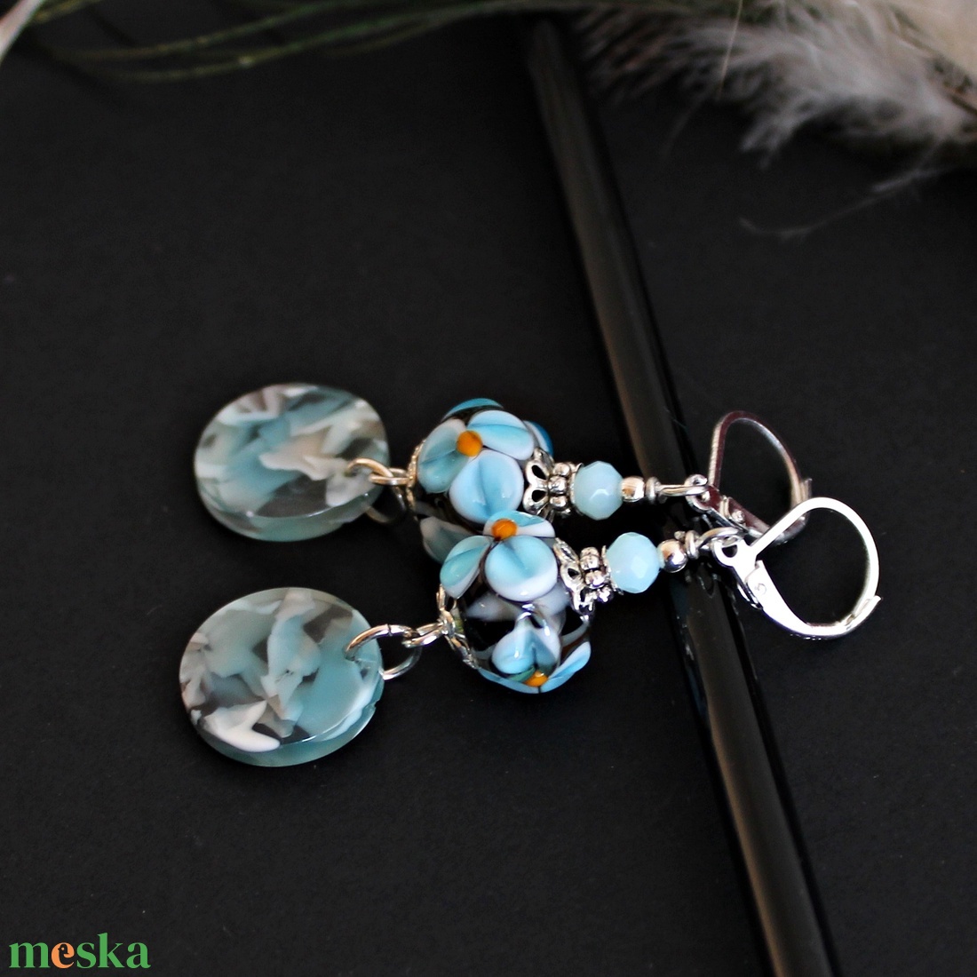 Nefelejcs - kék virágos lámpagyöngy fülbevaló, tavaszi üveggyöngy fülbevaló, MURÁNÓI üvegékszer - ékszer - fülbevaló - lógó fülbevaló - Meska.hu