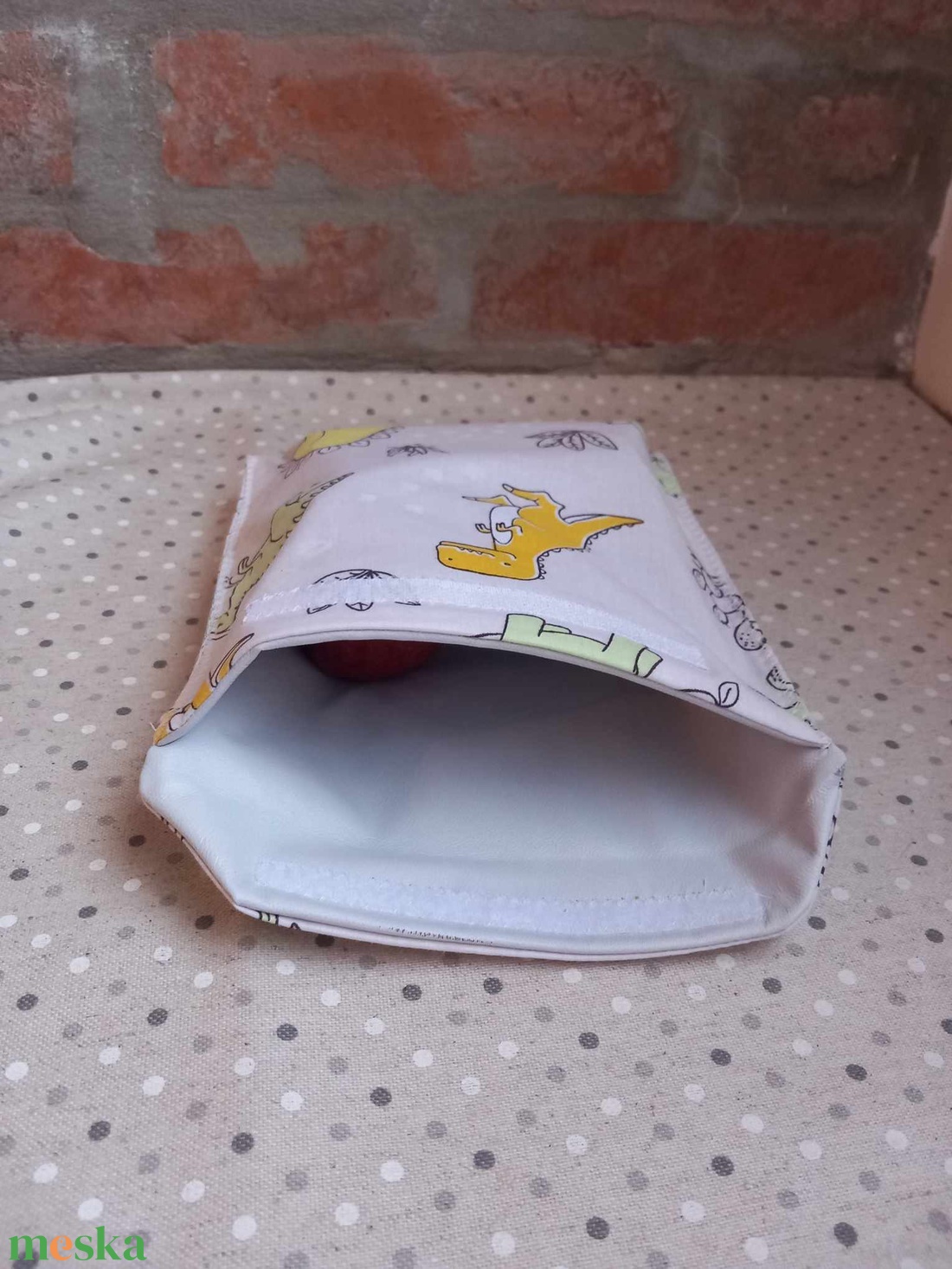 Dínós uzsonnás tasak, snackbag, újratasak - táska & tok - uzsonna- & ebéd tartó - szendvics csomagoló - Meska.hu Dínós uzsonnás tasak, snackbag, újratasak - táska & tok - uzsonna- & ebéd tartó - szendvics csomagoló - Meska.hu