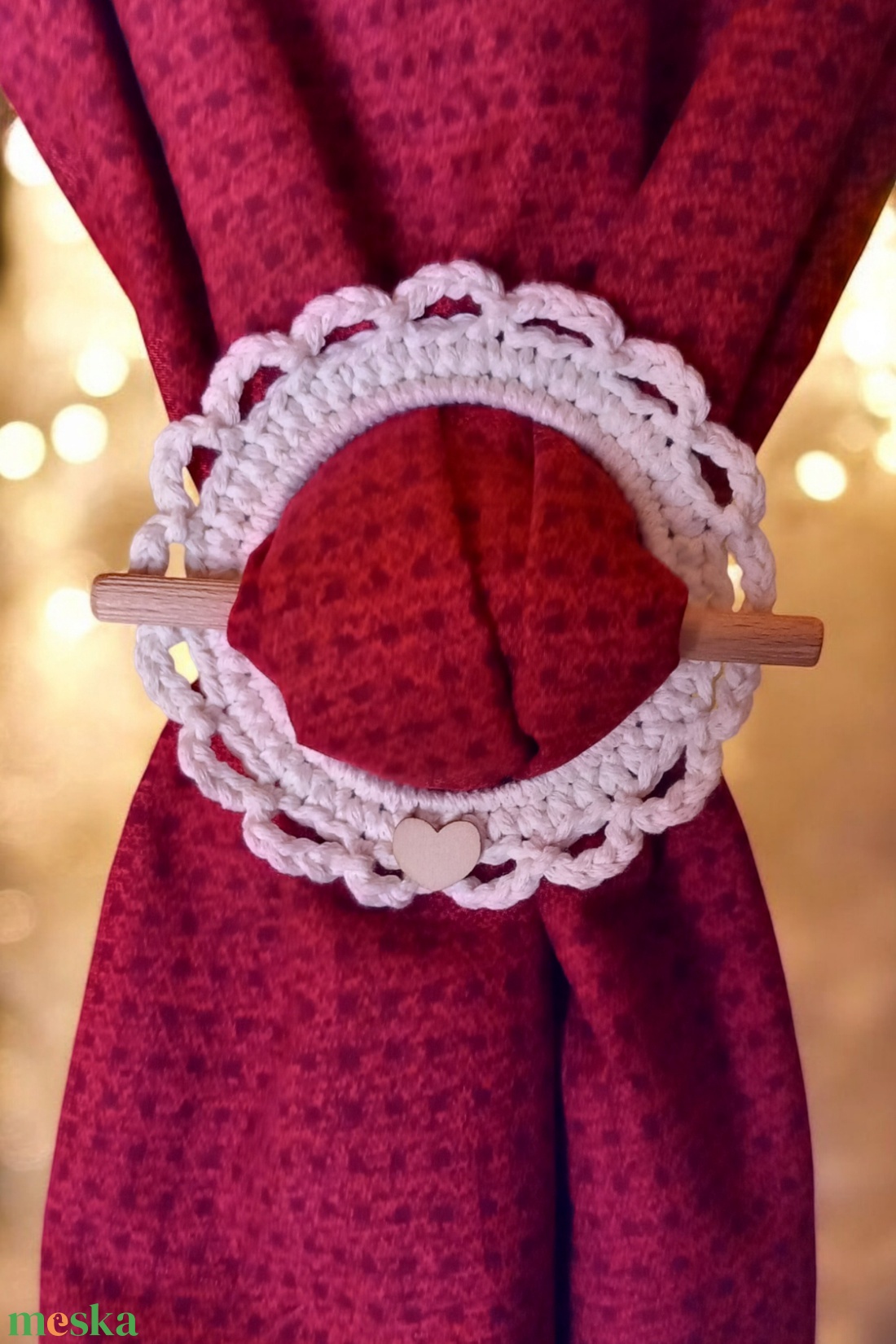 Egyedi, horgolt függöny elkötő karika szivecske díszítéssel - otthon & életmód - lakástextil - függöny és kiegészítő - függöny elkötő - Meska.hu